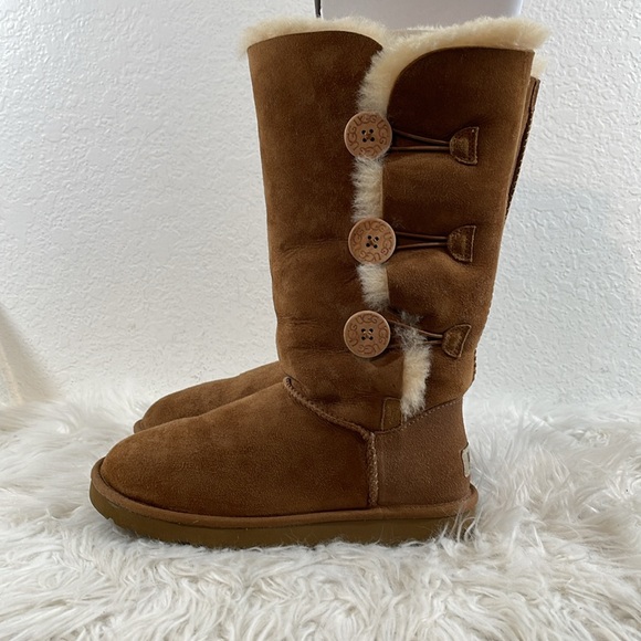 UGG Australia F27015G Bailey Button Triplet Fold Over Chestnut Boots Size 7 - Picture 7 of 16